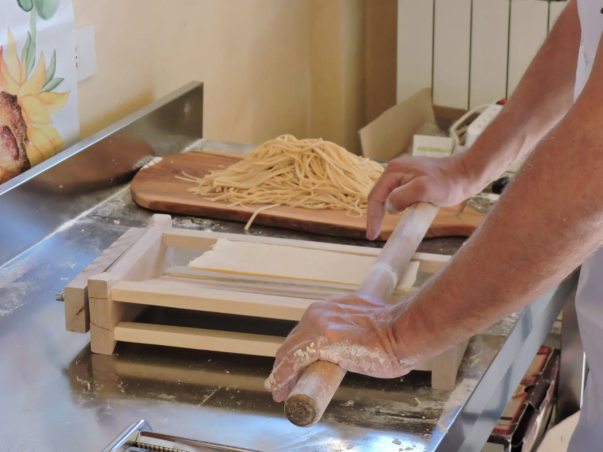 La pasta tagliata con la chitarra