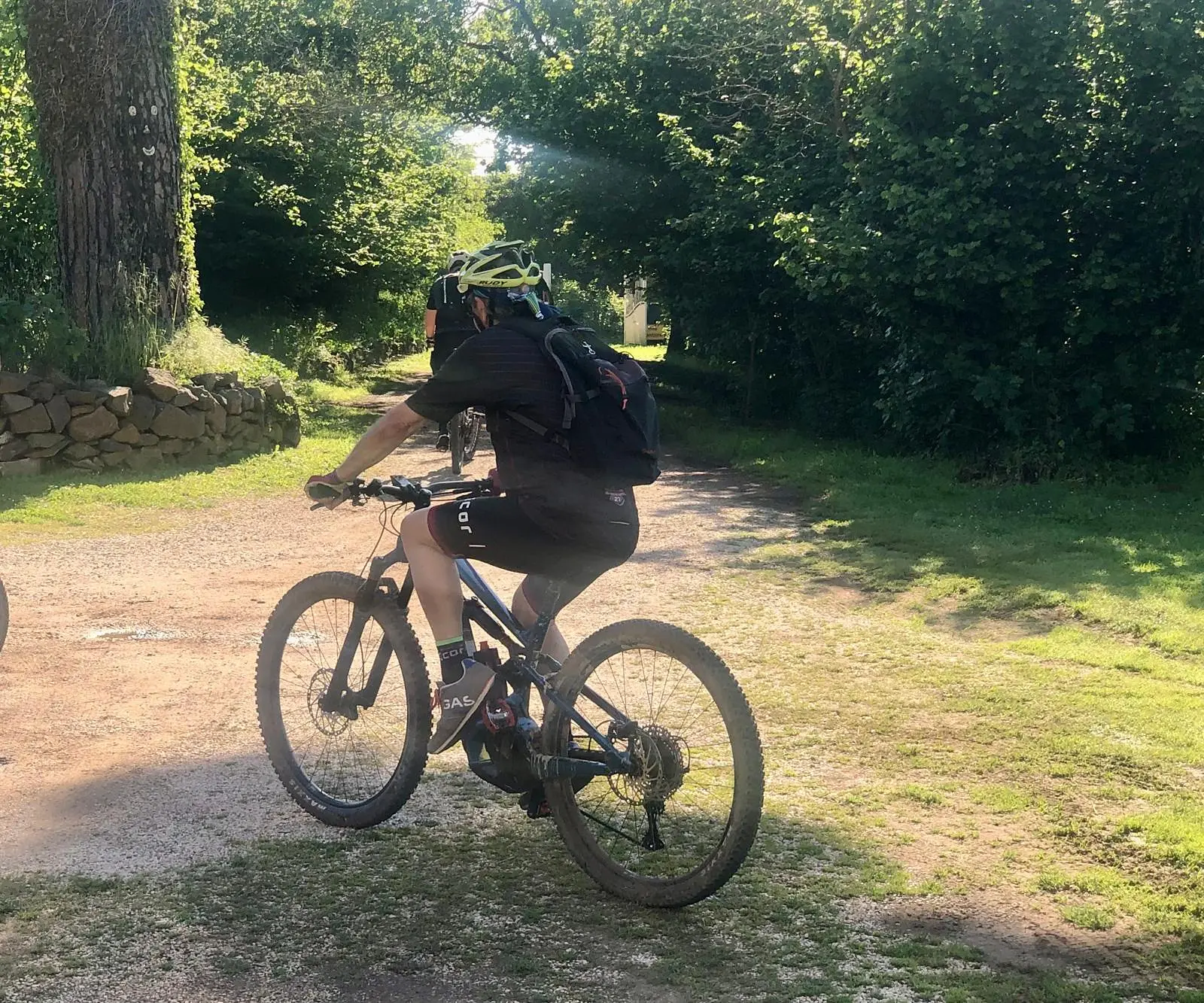 In bicicletta sui sentieri intorno al Casale